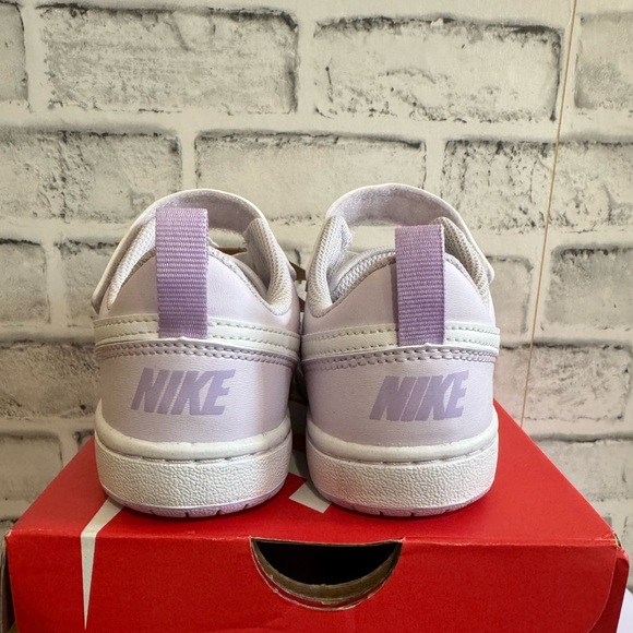 New! Girl’s Nike Court Borough low lilac/white pull on sneakers 12Y - Picture 4 of 5